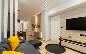 Modern 3 Bedroom Luxury Apartment